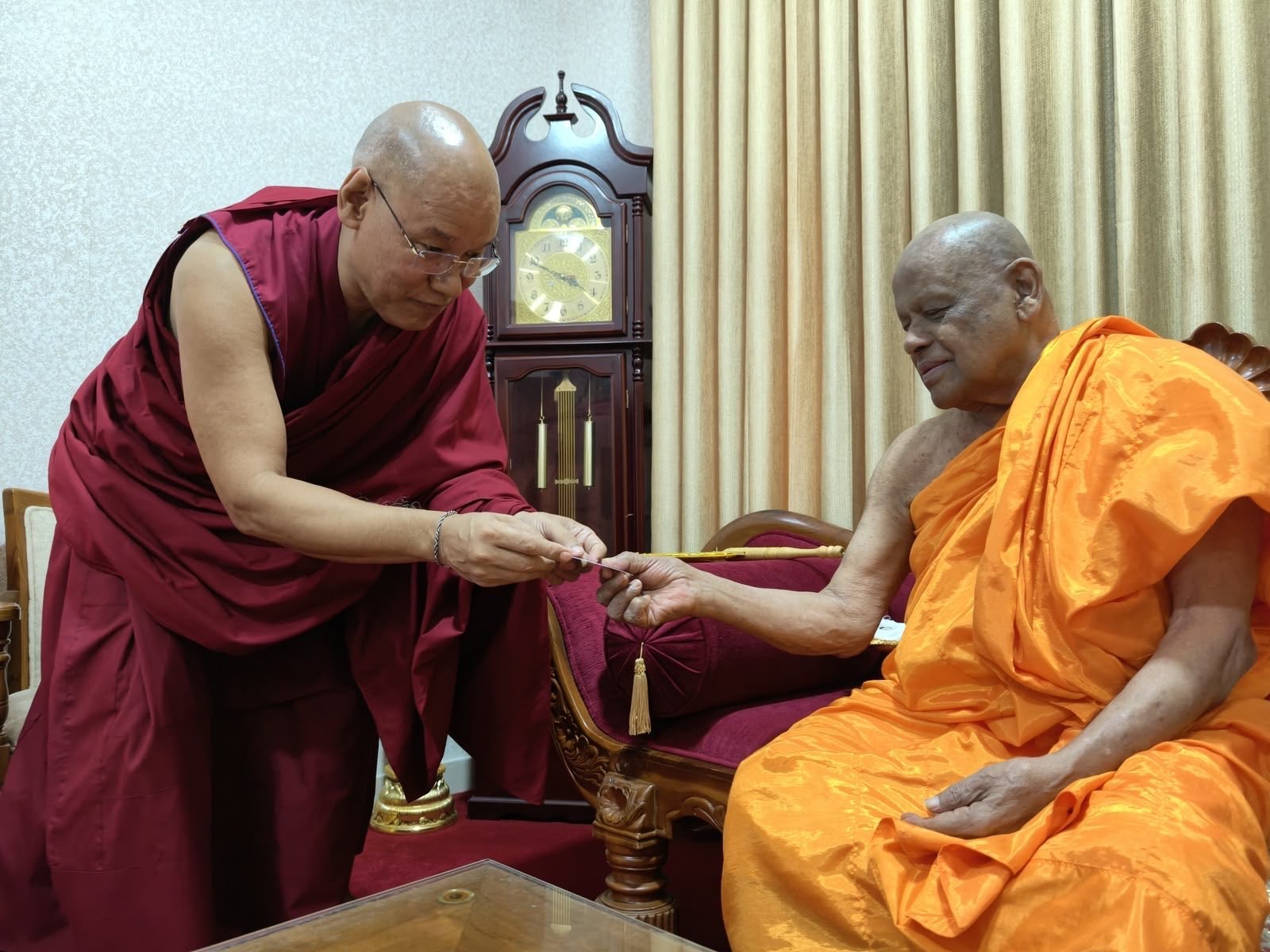 Visit to Most Venerable Warakagoda Sri Gnanarathana Thera